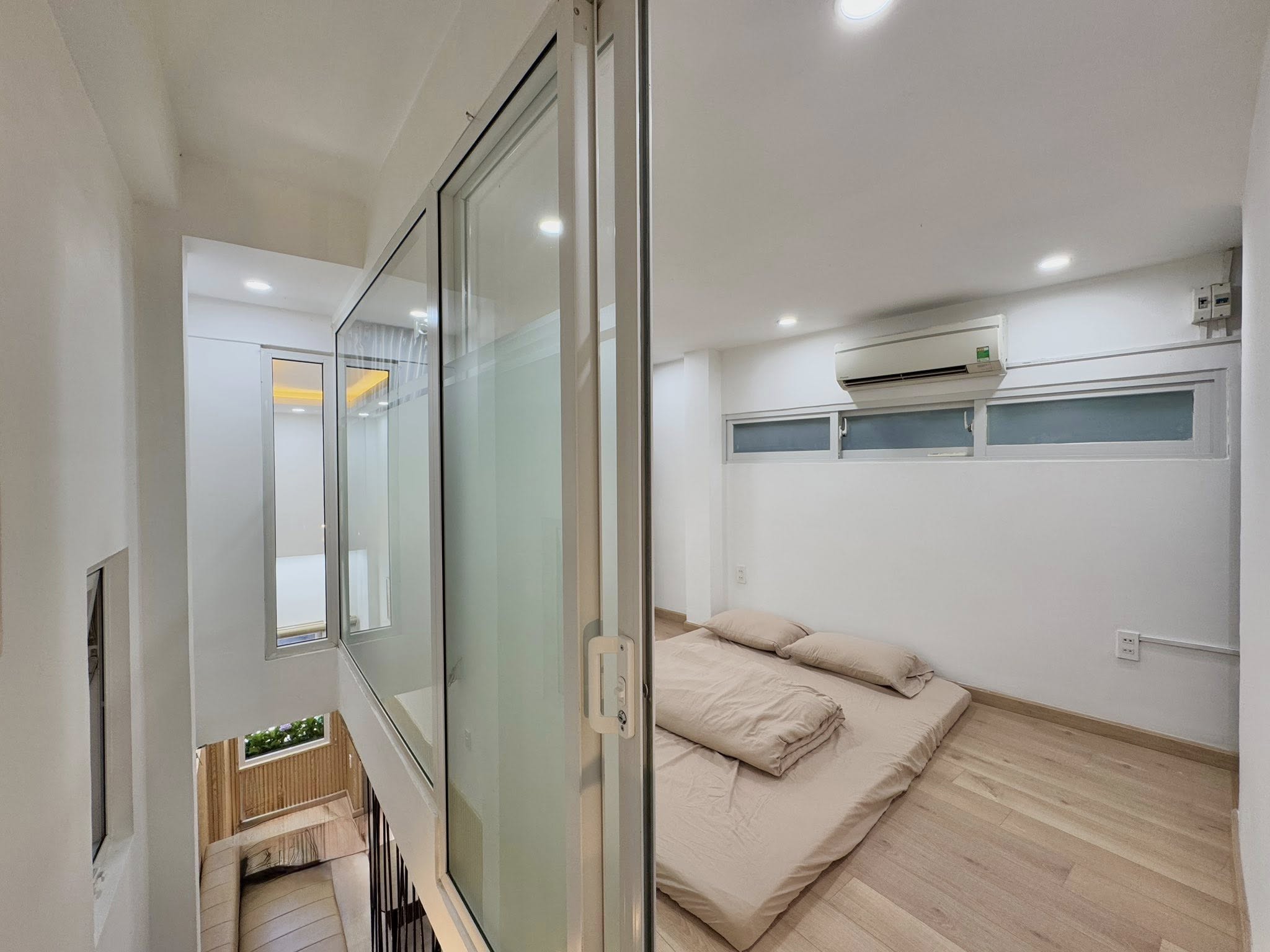 # Sát MT Hàm Nghi, kiệt Rộng, 3.5 tầng đẹp Full nội thất, 2.68 tỷ - Ảnh 4