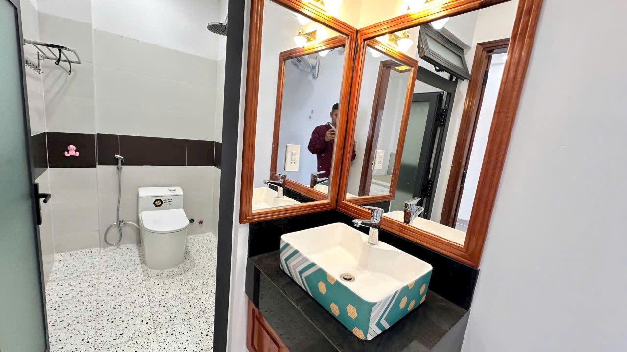👉Cần Bán Nhà Đẹp Mới 100% Hẻm Bắc Sơn, Đầy Đủ Nội Thất, đi bộ ra bãi tắm Hòn Chồng - Ảnh 1