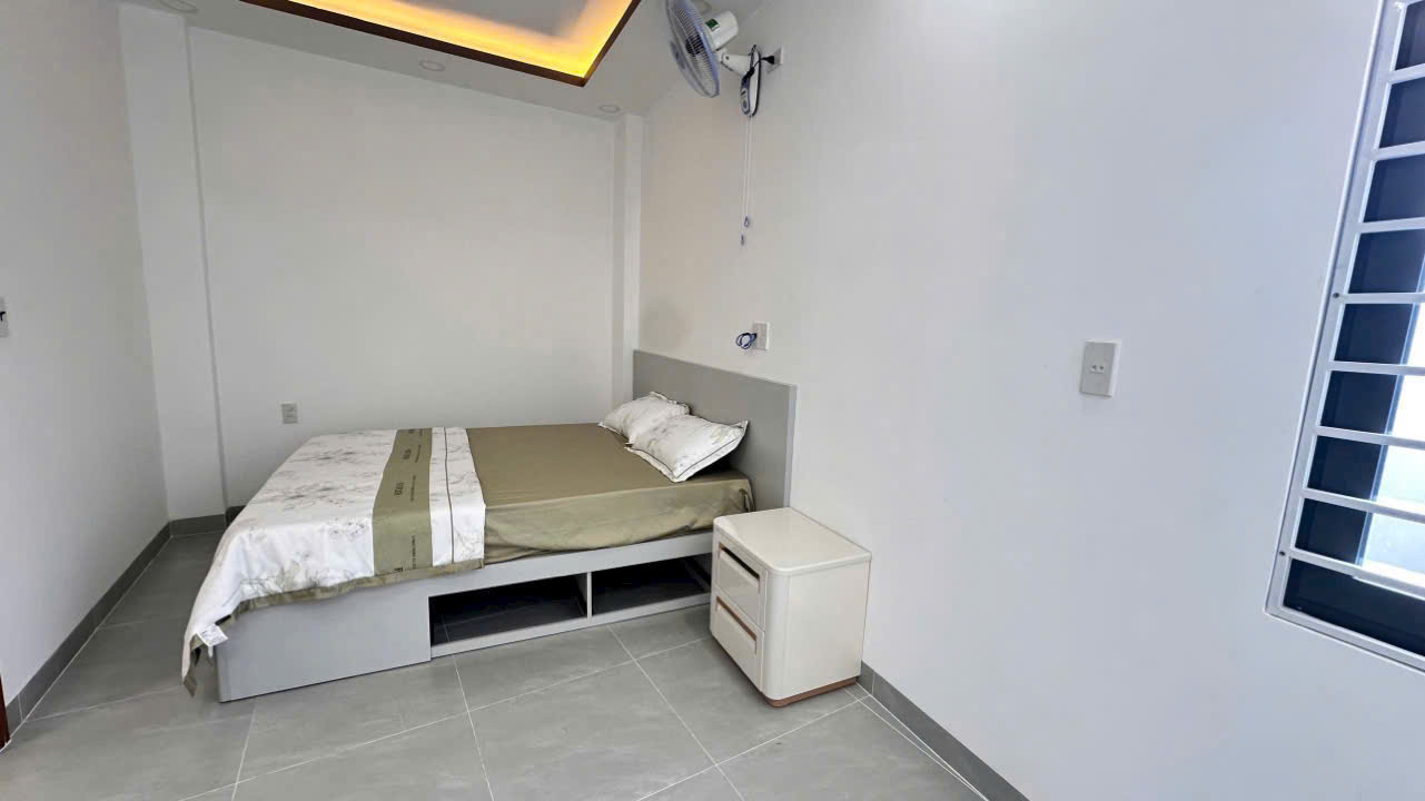 👉Cần Bán Nhà Đẹp Mới 100% Hẻm Bắc Sơn, Đầy Đủ Nội Thất, đi bộ ra bãi tắm Hòn Chồng - Ảnh 2