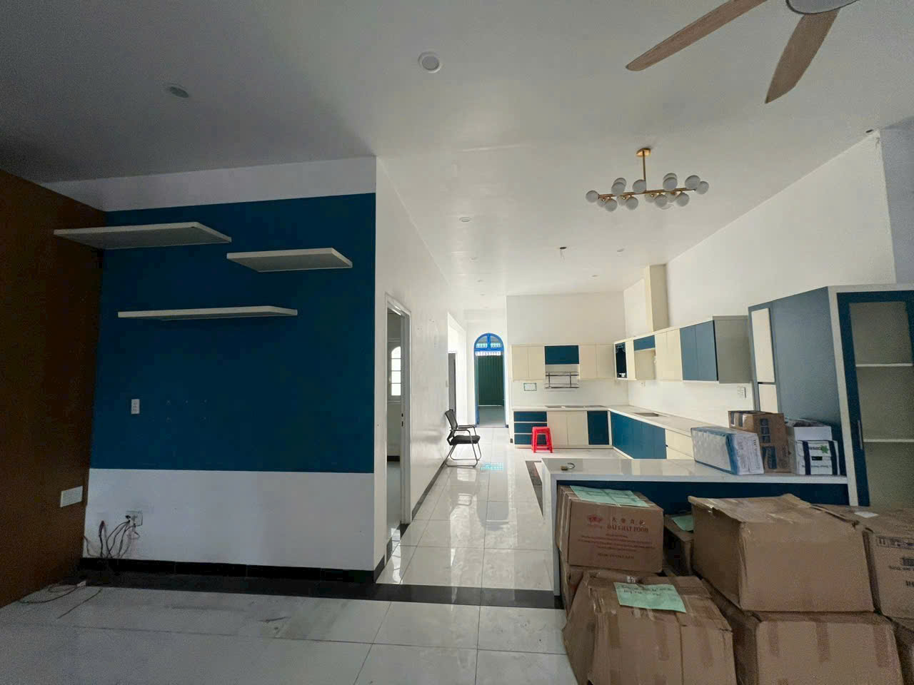 Ngộp nặng! Nhà Mặt Tiền Cách Mạng Tháng 8 (9,4m x 31m=230m2) giá chỉ 17 tỷ - Ảnh 1