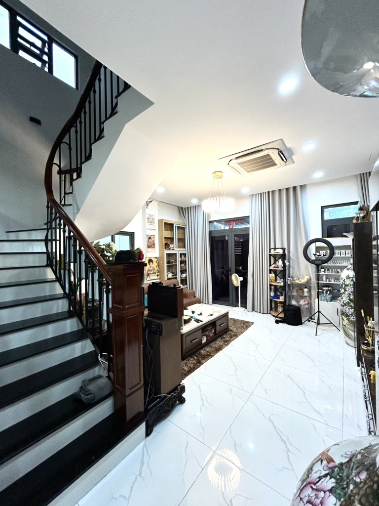 Mặt tiền kinh doanh Tạ Quang Bửu ngang 5m Vuông Vức chỉ 14 tỷ 5 - Ảnh 2