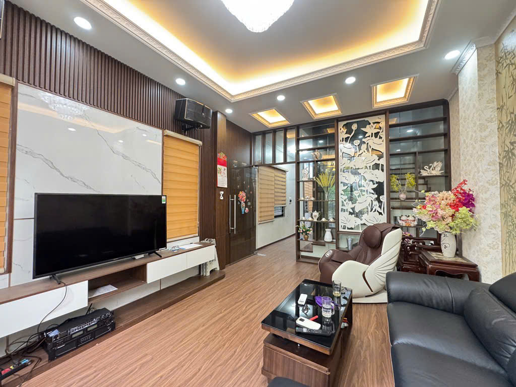BÁN NHÀ ĐẸP TRUNG TÂM BỒ ĐỀ 55M, 5T, MT4M, LÔ GÓC, GARA, THANG MÁY, FULL NỘI THẤT NHẬP. - Ảnh 3