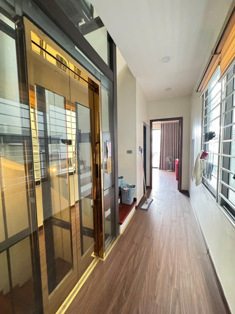 BÁN NHÀ ĐẸP TRUNG TÂM LÂM HẠ 55M, 5T, MT4M, LÔ GÓC, GARA, THANG MÁY, FULL NỘI THẤT NHẬP. - Ảnh 2