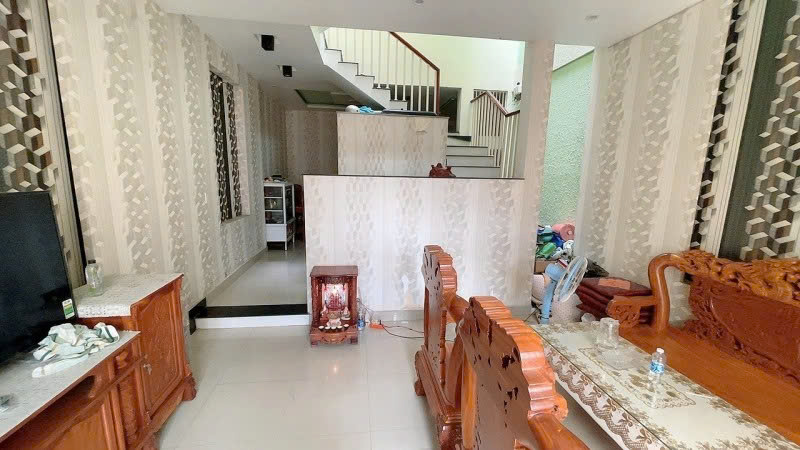 Bán nhà 82m², 3 tầng, 5PN, 5WC, Q.9, 7.15  tỷ, sổ hồng - Ảnh 1