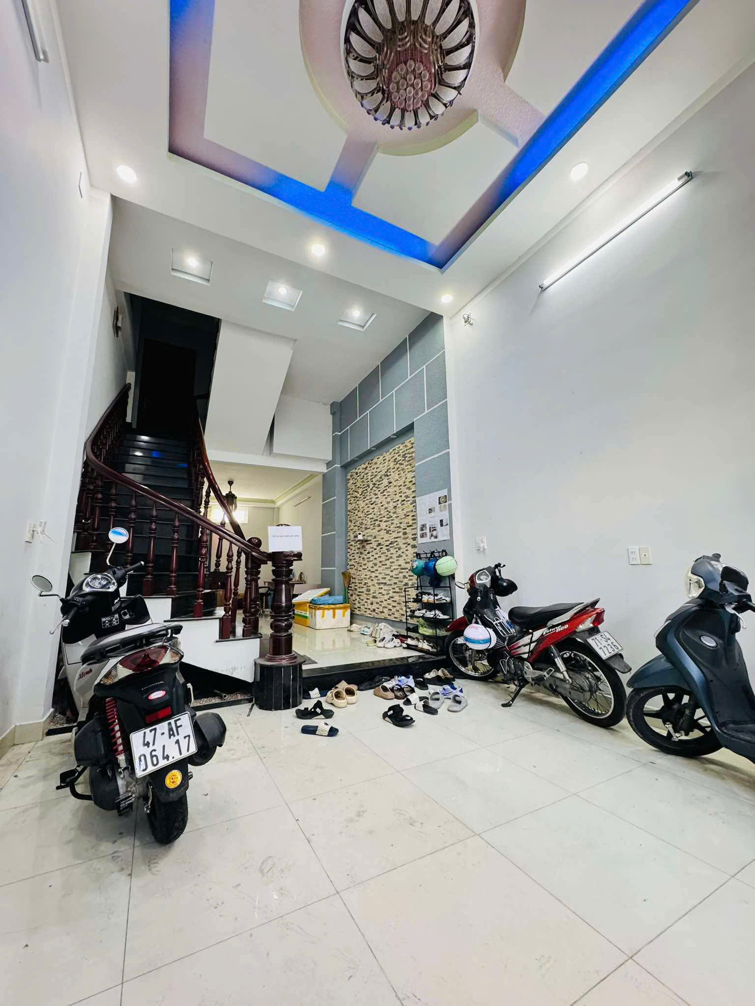 Nhà 4 tầng cạnh tuyến Metro Thủ Đức - Phước Long B - chỉ 7 tỷ hơn tí - Ảnh chính
