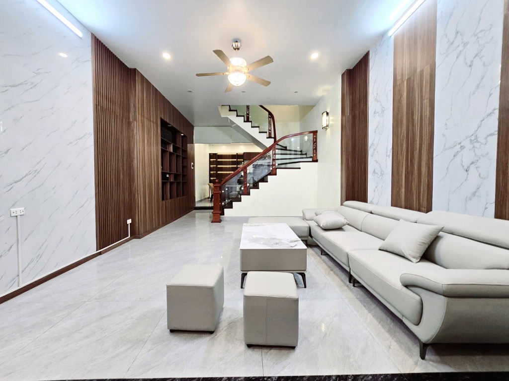 TRUNG TÂM CẦU GIẤY - NHÀ DÂN XÂY CHẮC CHẮN MỚI CỨNG - BA GÁC ĐỖ CỬA - 72M2 - 13 TỶ - Ảnh 1