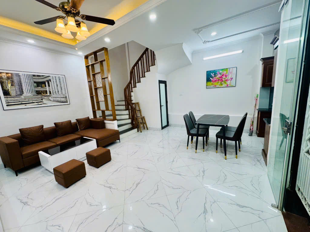 Bán Nhà Nam Dư Lĩnh Nam 39m 5 Tầng 4  phòng Tặng Hết Nội Thất Sổ Đỏ Riêng - Ảnh chính