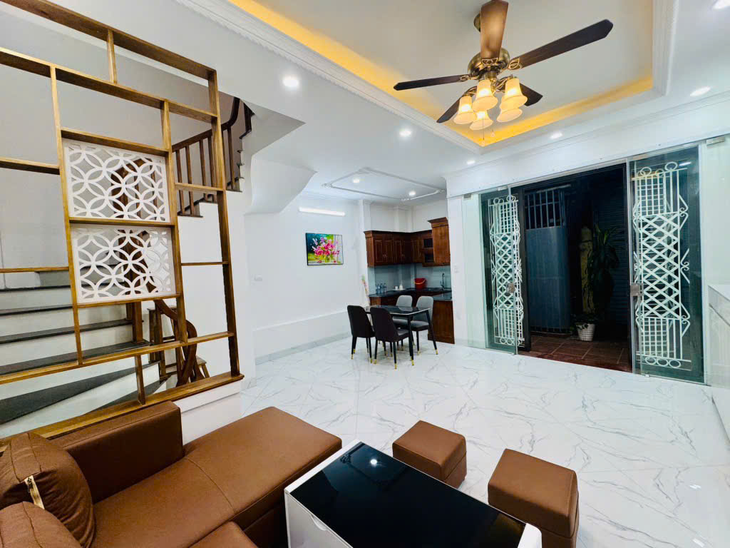 Cần Bán Nhà Nam Dư Lĩnh Nam 39m 5 Tầng 4  phòng Tặng Hết Nội Thất Sổ Đỏ - Ảnh 1