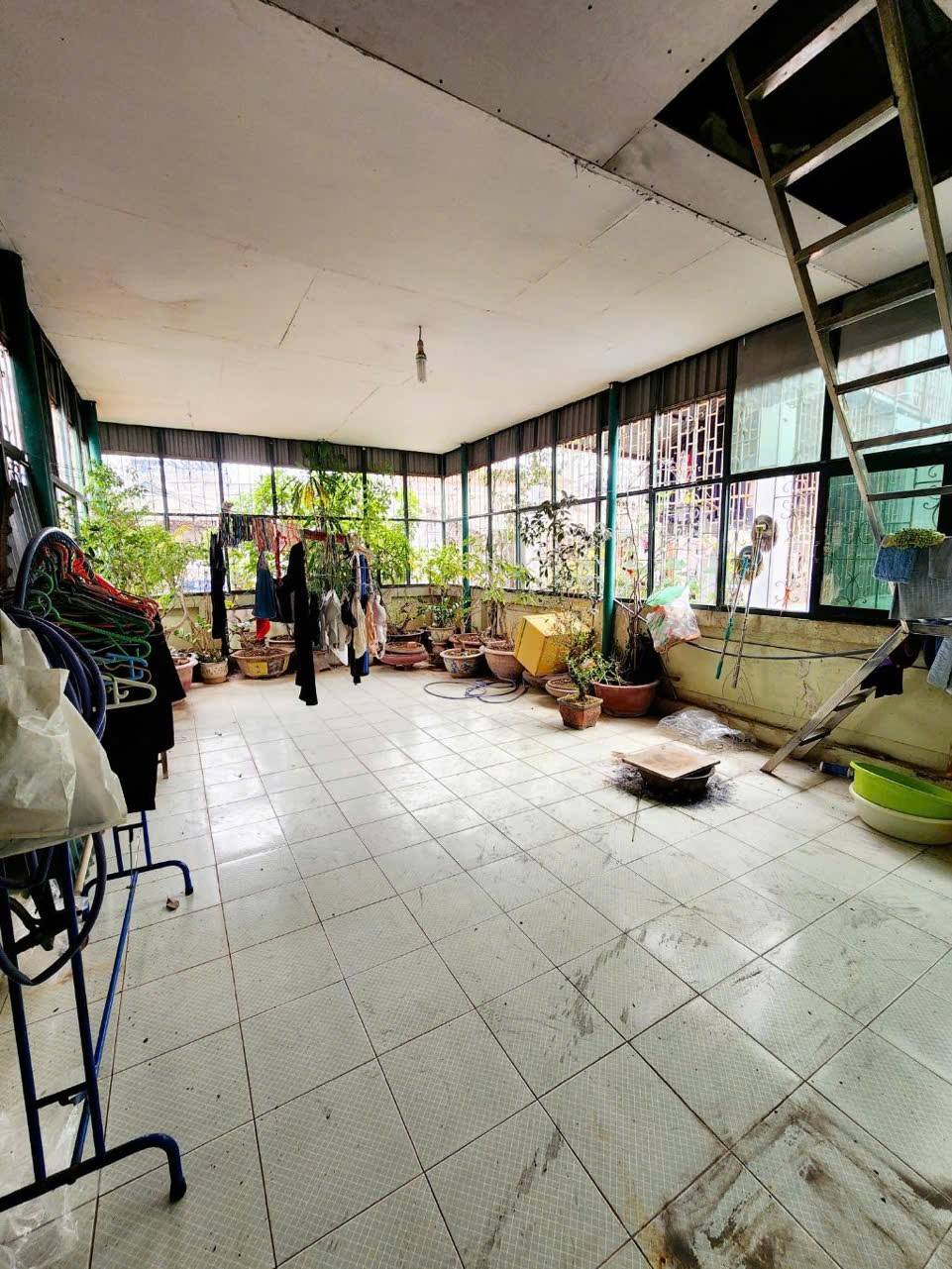 SIÊU PHẨM CẦU GIẤY - LÔ GÓC - 20M RA Ô TÔ - 50M RA PHỐ NGUYỄN VĂN HUYÊN - NHÀ DÂN XÂY CỰC CHẮC - Ảnh chính