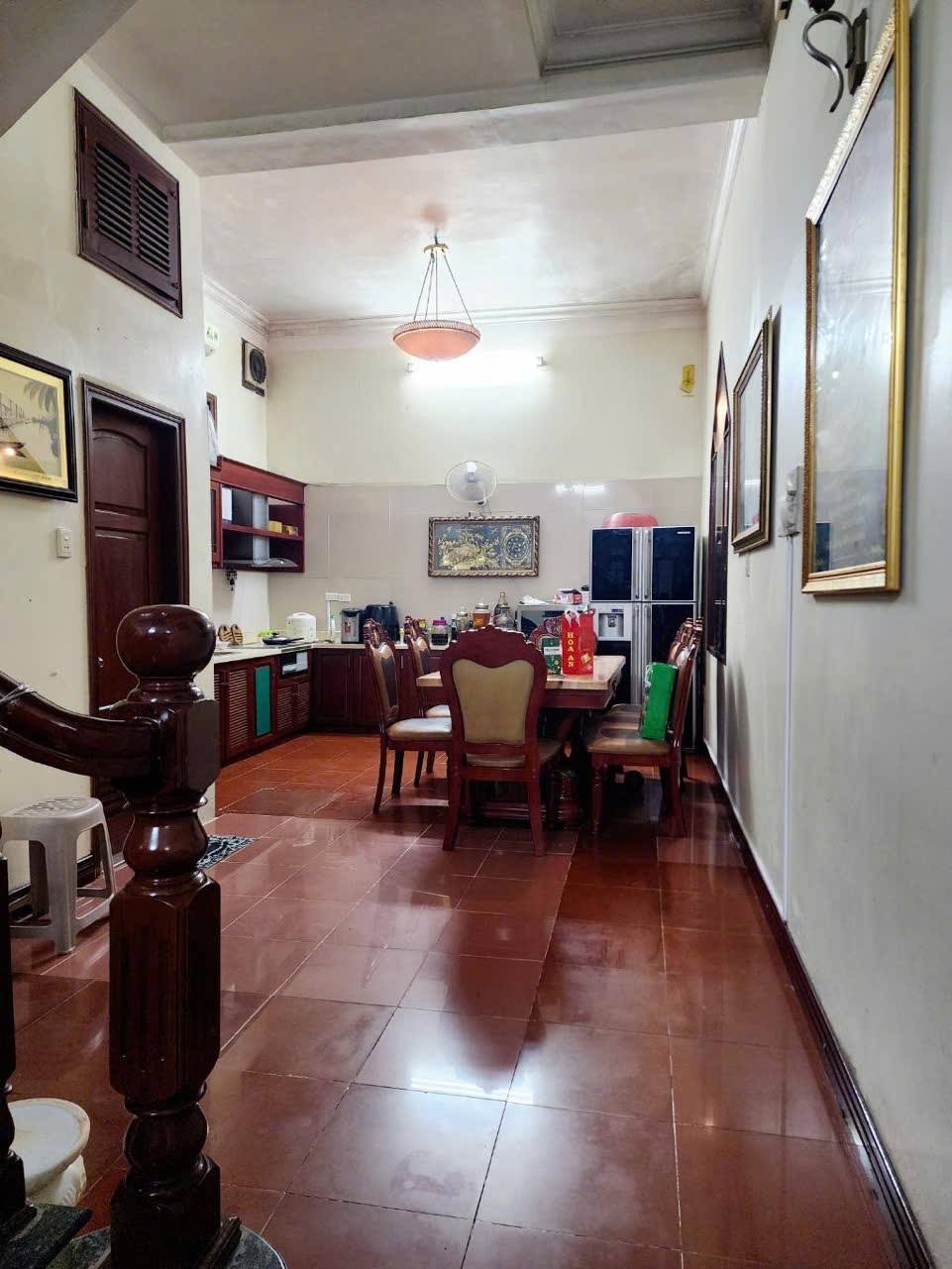 SIÊU PHẨM CẦU GIẤY - LÔ GÓC - 20M RA Ô TÔ - 50M RA PHỐ NGUYỄN VĂN HUYÊN - NHÀ DÂN XÂY CỰC CHẮC - Ảnh 2