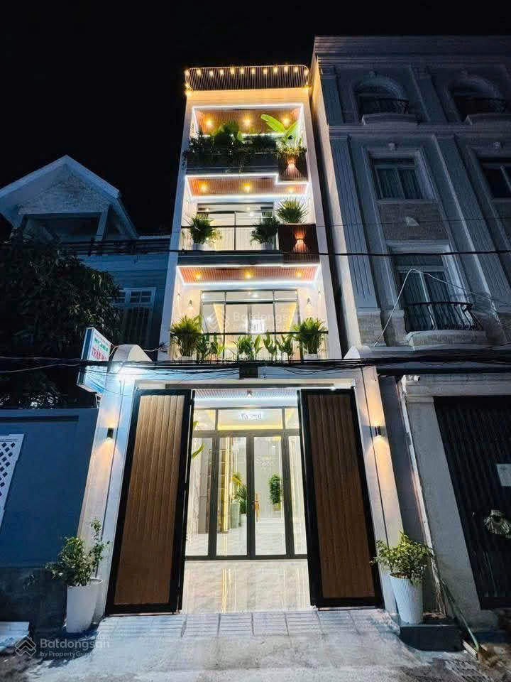 Bán nhà mặt tiền Tô Hiến Thành full nội thất xịn sò . - Ảnh chính