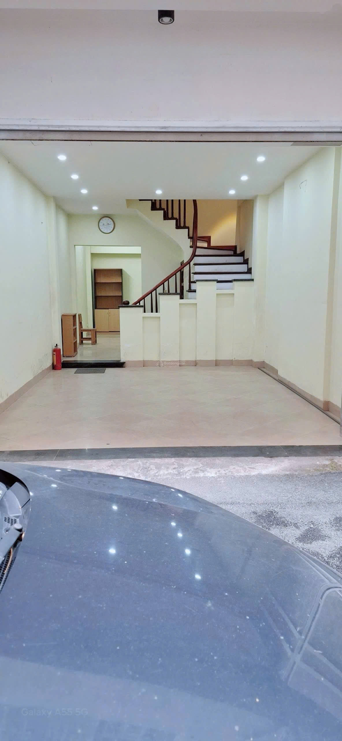 Cho thuê nhà riêng Ô TÔ ĐỖ CỬA ngõ 165 Dương Quảng Hàm, Cầu Giấy 50m x 5T giá 15tr - Ảnh chính