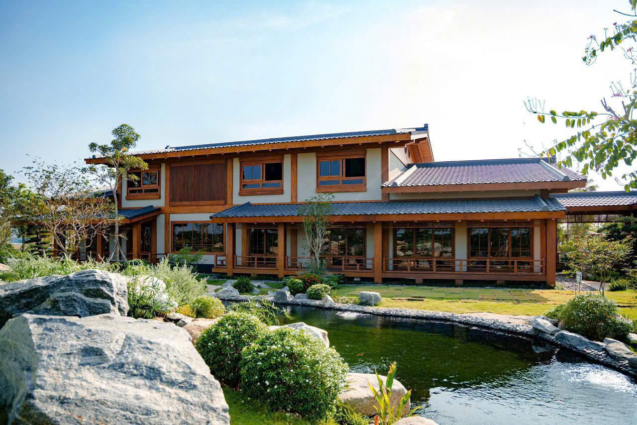 Bán căn Biệt Thự Đảo Vip 69 căn, DT 633m2 giá bán 42.7  tỷ View sông, bể bơi riêng Water Point Long - Ảnh 1