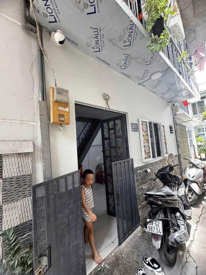 BÁN NHÀ TRUNG TÂM QUẬN 3 -CMT8-P10- CHỈ 3 TỶ – CÓ SỔ HỒNG RIÊNG<br>NGANG 4,6M 2TANG - Ảnh 1