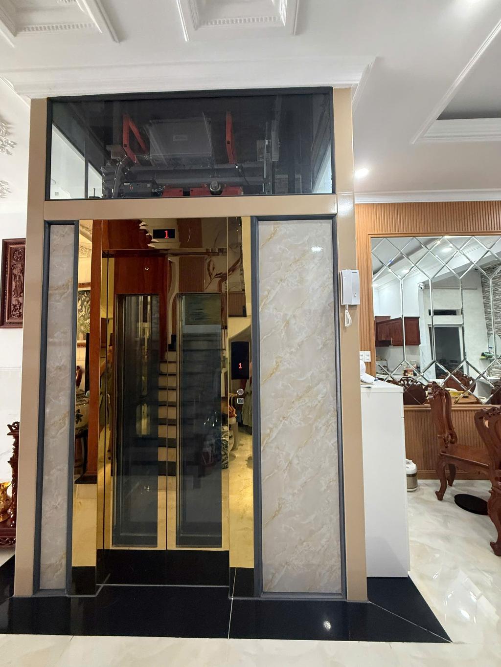 Bán nhà ngang 5m Tạ Quang Bửu 6 tầng thang máy chỉ 13 tỷ nhỉnh - Ảnh 1