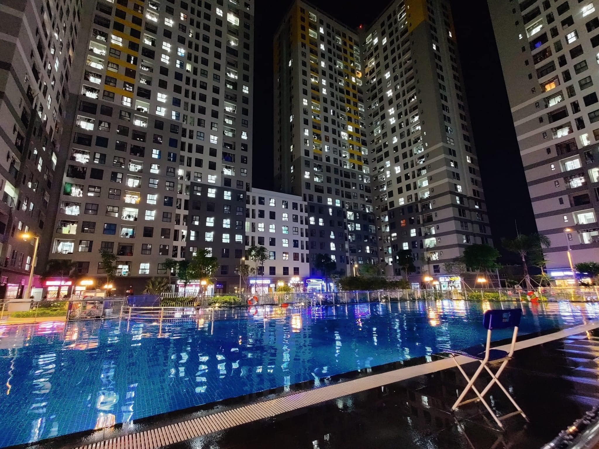 Chính chủ bán gấp căn hộ 2PN2WC full nội thất- chung cư BCons Garden - Ảnh 4