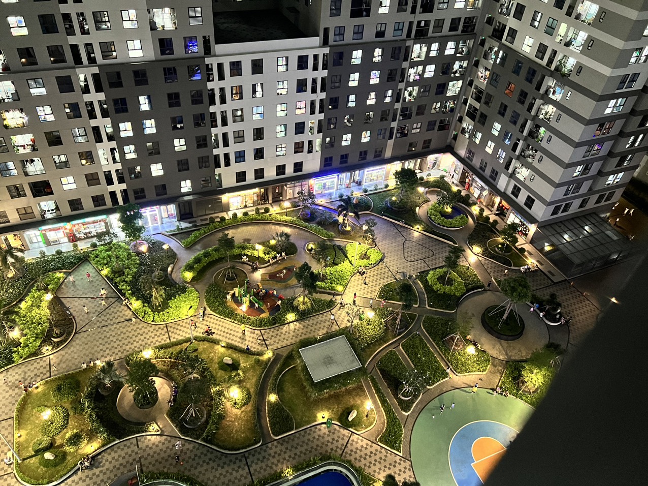 Chính chủ bán gấp căn hộ 2PN2WC full nội thất- chung cư BCons Garden - Ảnh 3