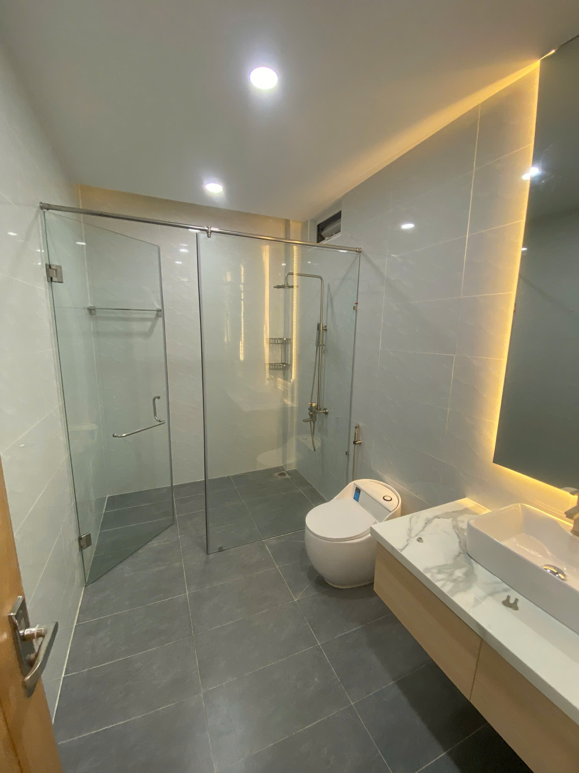 Bán nhà mặt tiền, cạnh CC Bàu Cát, P10, TB, 5x16m, 15,8 tỷ TL - Ảnh 3