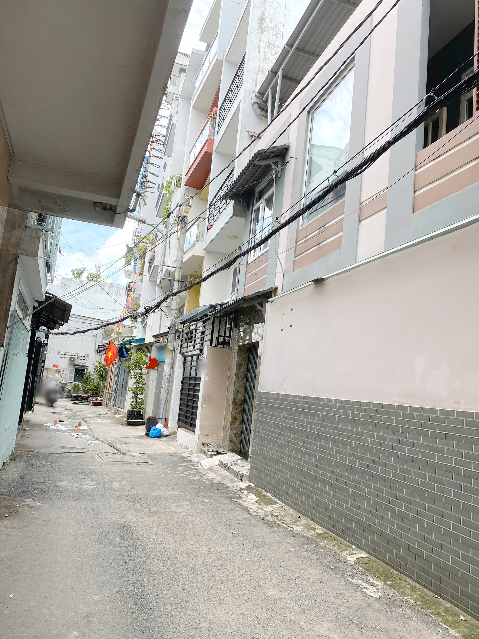 Bán nhà (CHDV) Âu Dương Lân P2 Q8, đường 6m xe hơi, nhà cách mặt tiền vài bước chân - Ảnh 1
