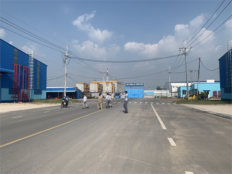 XT9669 nhà xưởng SX CNC, khung thép tiền chế, chiều cao 18m, thoáng mát - Ảnh 4