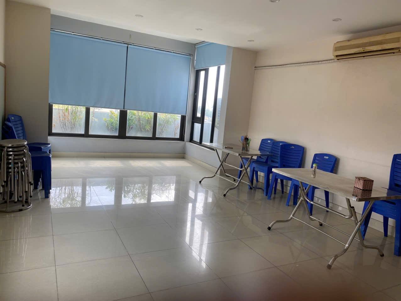 Bán gấp nhà mặt phố Trần thái Tông 43m2, 5 tầng vỉa hè 6m kinh doanh đỉnh giá 28 tỷ - Ảnh 1