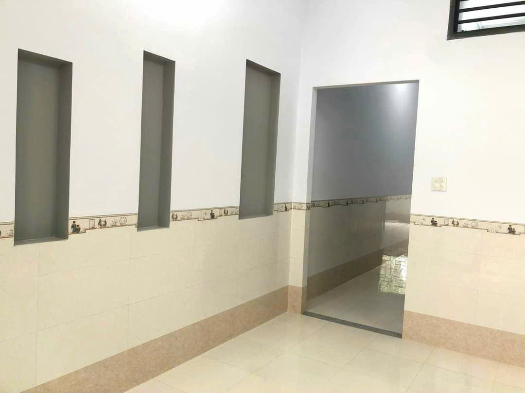Nhà 3,5 triệu nhà rộng rãi cách hẻm số đỏ 500m - Ảnh 1