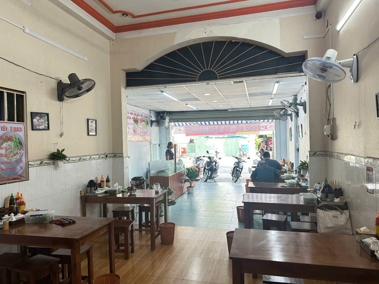 SANG NHƯỢNG QUÁN PHỞ TẠI XÃ TÂN XUÂN, HUYỆN HÓC MÔN, TPHCM - Ảnh 1