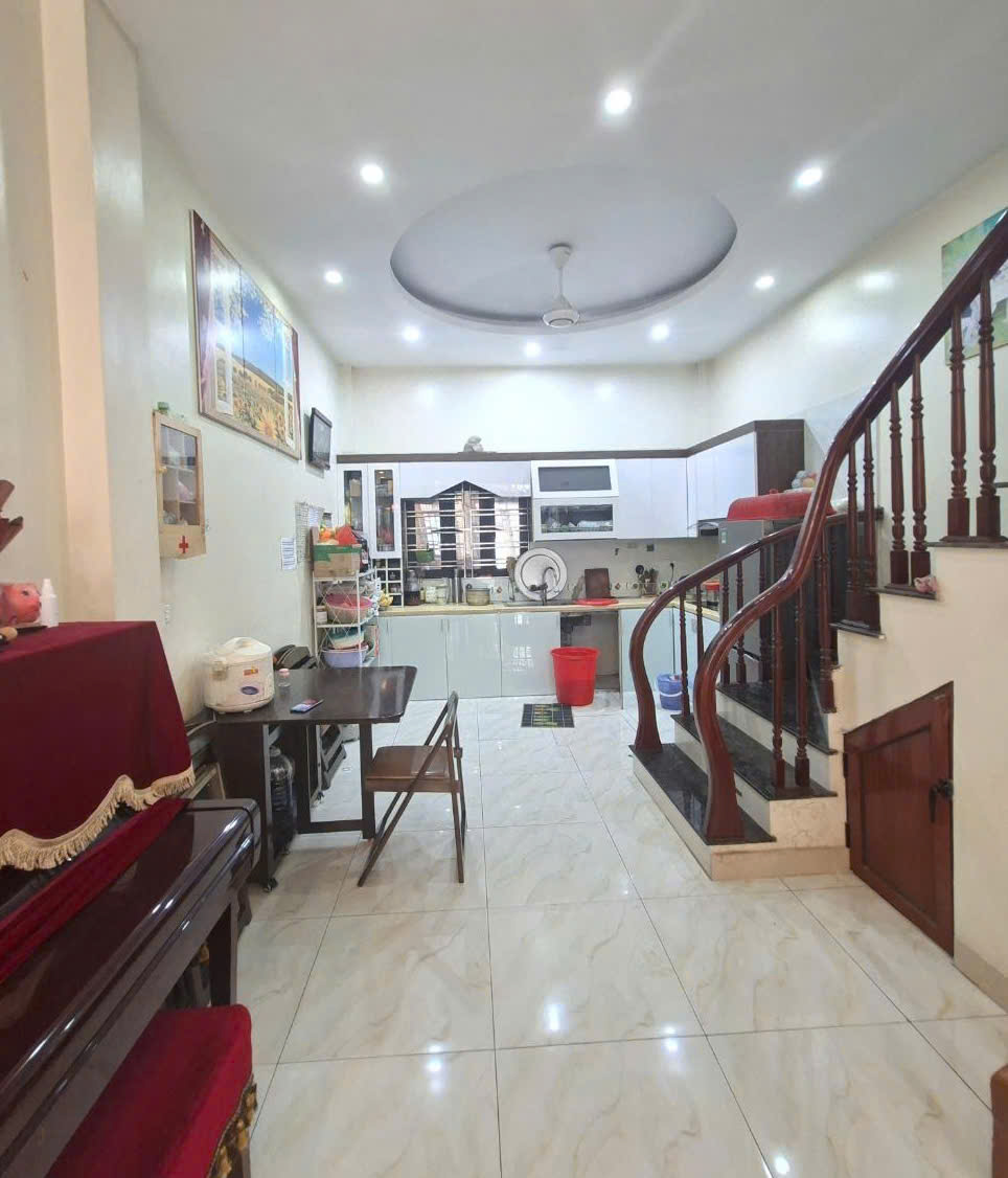 PHỐ DỊCH VỌNG HẬU – NHÀ ĐẸP DÂN XÂY, LÔ GÓC, Ở SƯỚNG - 9.8 TỶ - Ảnh 1