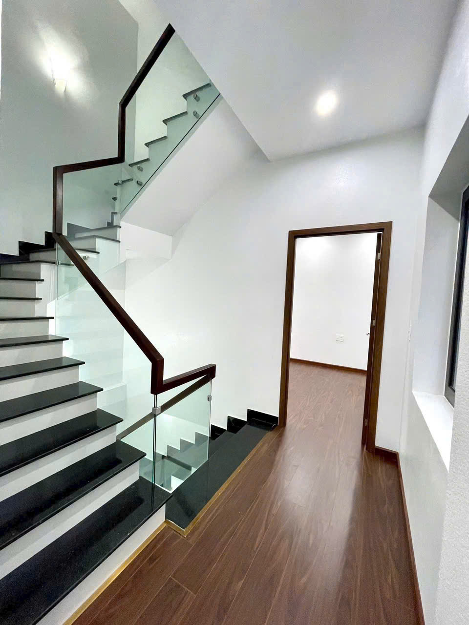 Bán nhà 4 tầng lô góc 2 mặt tiền Ngô Quyền, Hải Dương giá chỉ 4.x tỷ - Ảnh 3