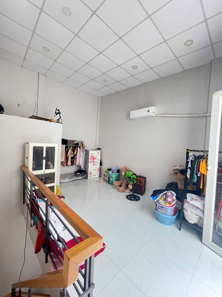 Gần KHU ẨM THỰC PHAN XÍCH LONG, HẺM BA GÁC thông, 2 Tầng DTSD 45m2, giá chỉ 3.25 tỷ. - Ảnh 2