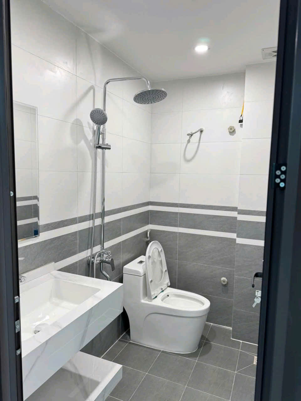 Bán nhà 5 tầng lô góc Xuân Phương nhà mới tinh giá chỉ 5 tỷ 4 - Ảnh 4