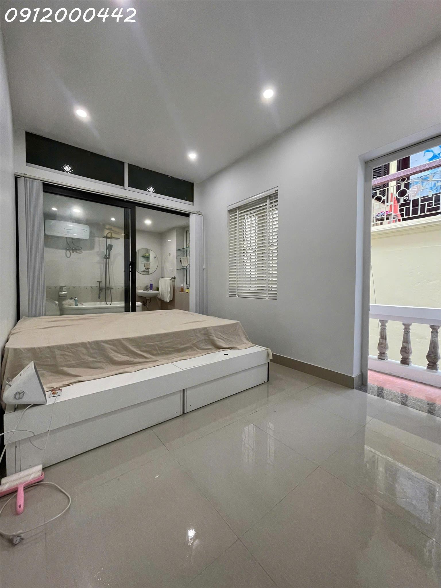 CHÍNH CHỦ BÁN NHÀ THỤY KHUÊ - TÂY HỒ  – CÁCH HỒ TÂY CHỈ 100M<br>Diện tích sử dụng: 150m² – Mặt tiền: - Ảnh chính