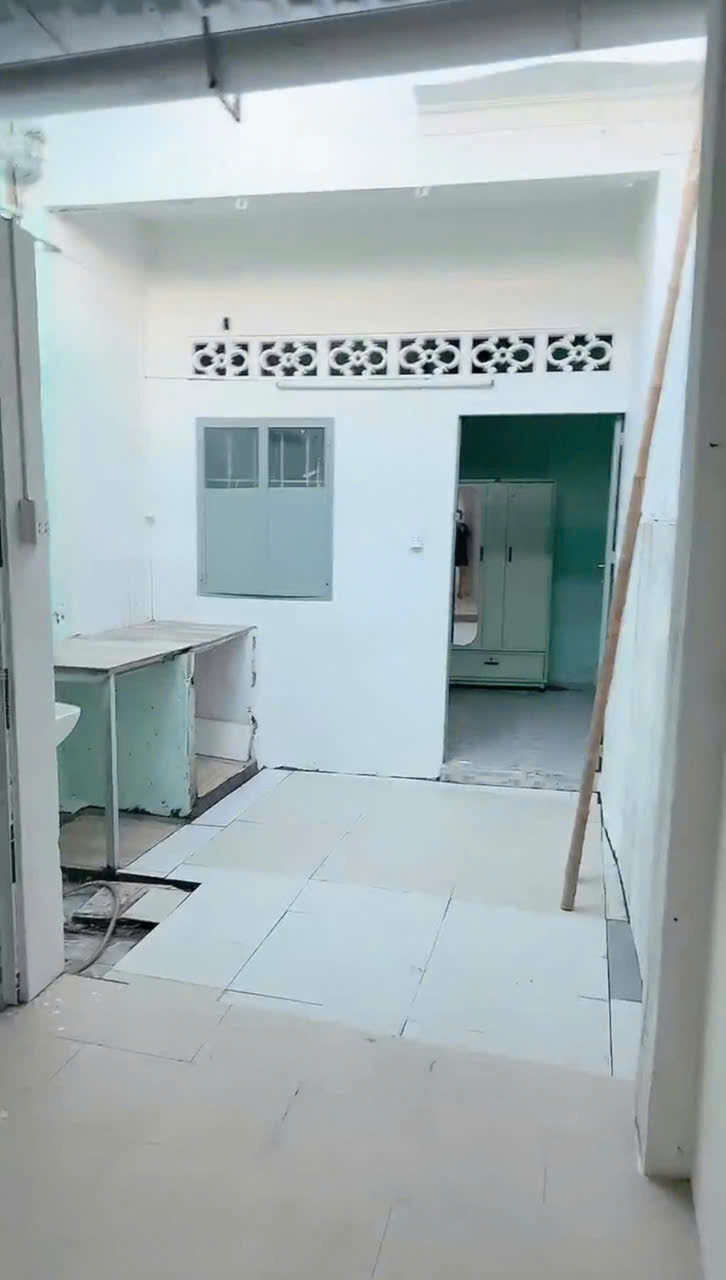 Bán đất tặng nhà, Ba đình mặt tiền đường ngay chợ giá 5 tỷ còn Thương lượng - Ảnh 2