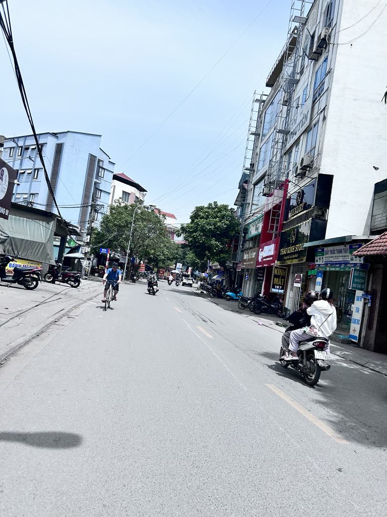 Bán nhà 2 tầng mặt phố Ngô Xuân Quảng,Trâu Quỳ 68m2 đang kinh doanh ổn định 18tr - Ảnh 2