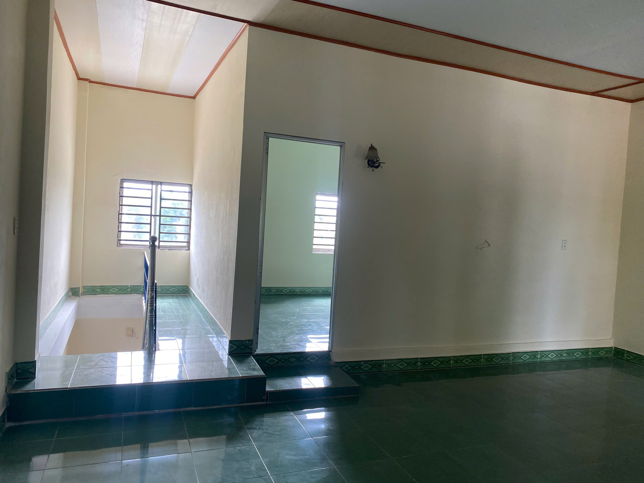 BÁN NHÀ CÁCH BIỂN XUÂN THIỀU 500M, DT 150M2 (2 TẦNG) SHR CHỈ 4.5 TỶ. LH:0909623435. - Ảnh 1