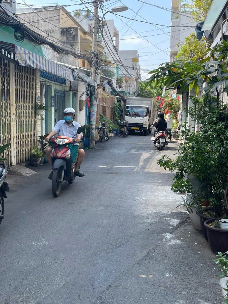 Nhà 2 tầng mới, cách 1 căn hẻm xe hơi, Tân hòa đông quận 6 - Ảnh 1