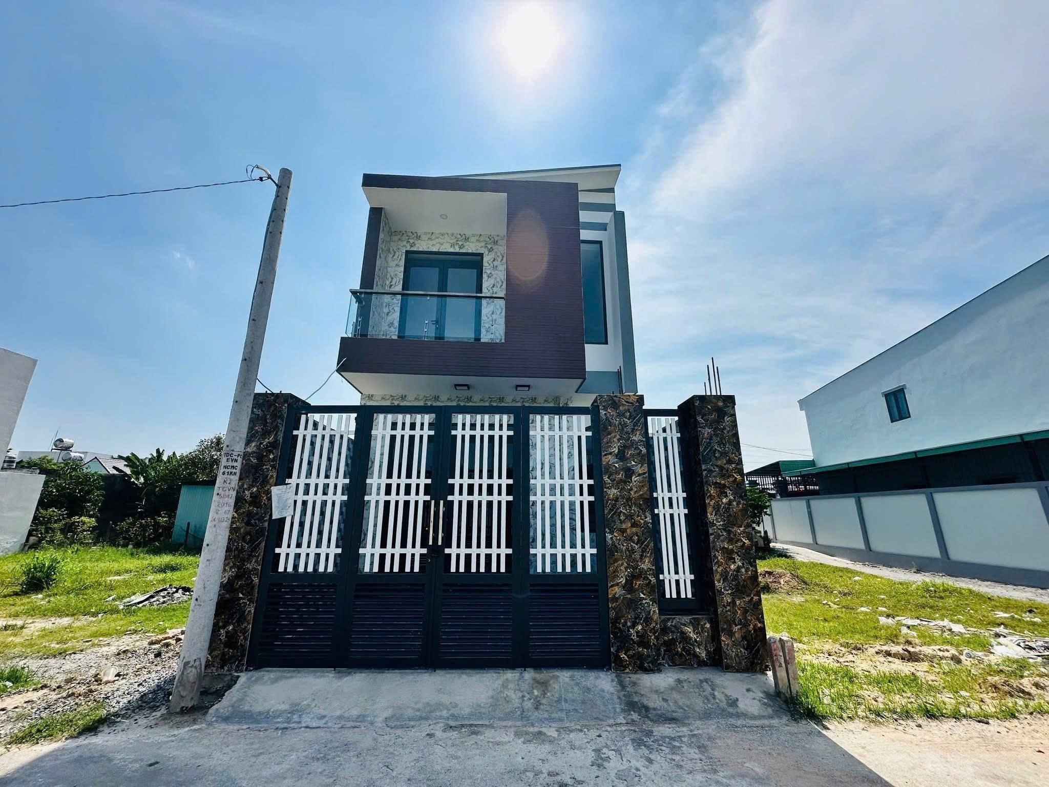 Bán nhà ở gần trường học - Tân Thông Hội - mới 100% - Ảnh chính