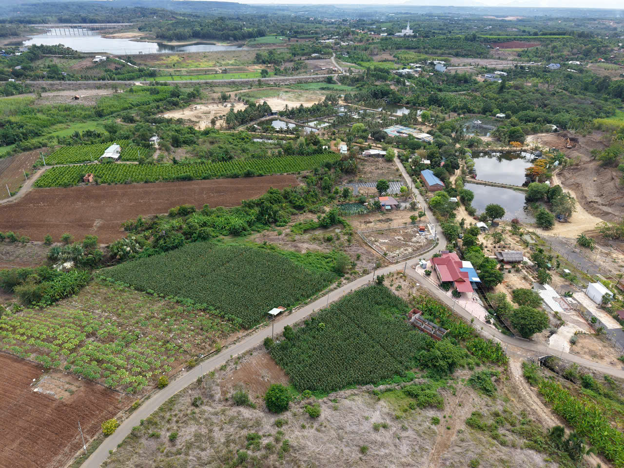 8000m² Góc 2 mặt tiền  ngay khu sinh thái Suối Giàu, xã Đá Bạc giá 1,2 tr/m2 - Ảnh 1