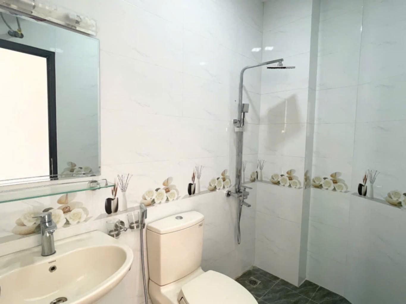 BÁN NHÀ PHỐ PHÁO ĐÀI LÁNG - 6 TẦNG MỚI TINH - THANG MÁY NHẬP KHẨU - TIỆN ÍCH NGẬP TRÀN - Ảnh chính