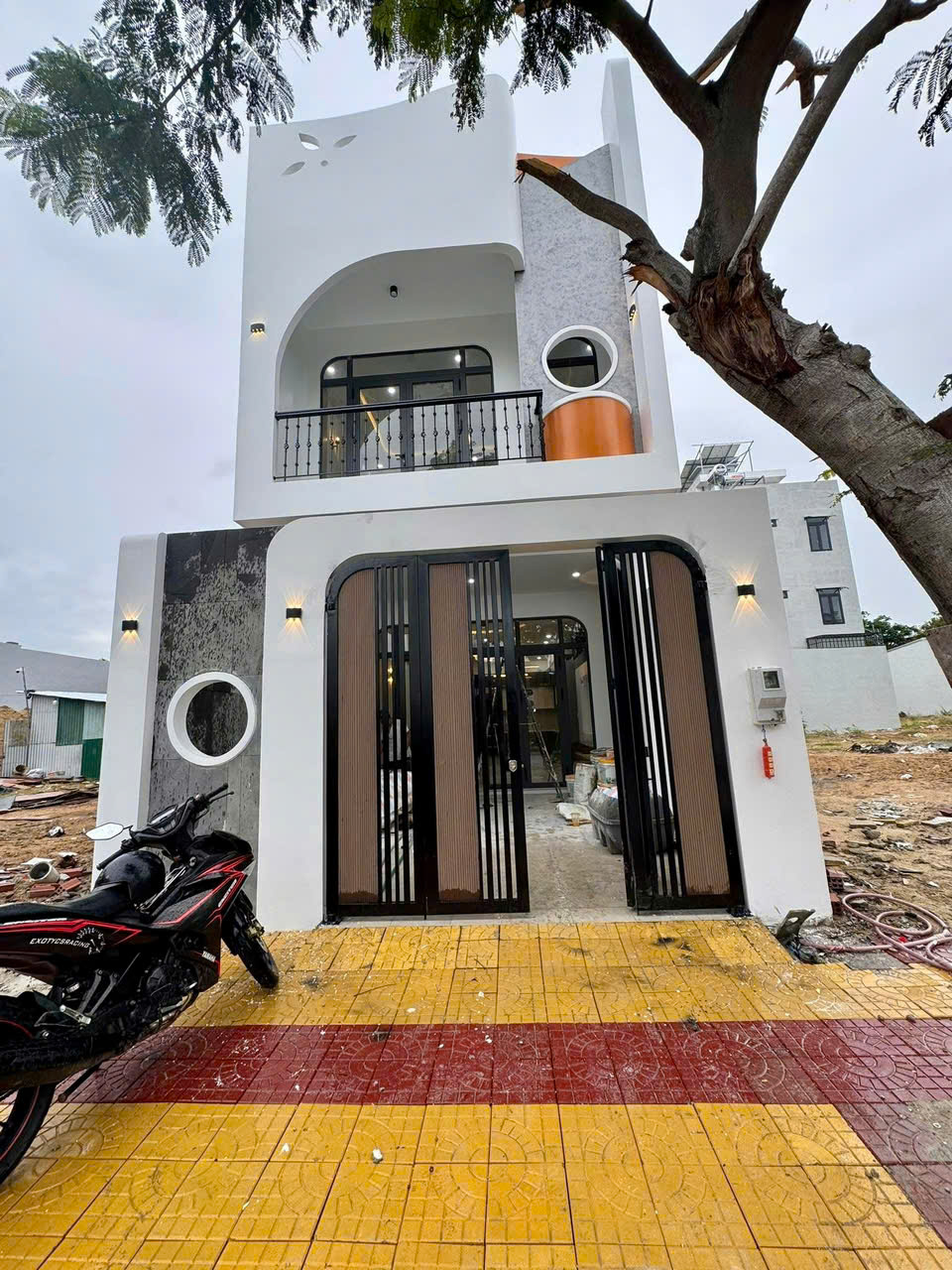 🏡 NHÀ 2 LẦU + TUM KHU K1 – NGAY TRƯỜNG QT ISCHOOL – CHỈ 5 TỶ 4! - Ảnh chính