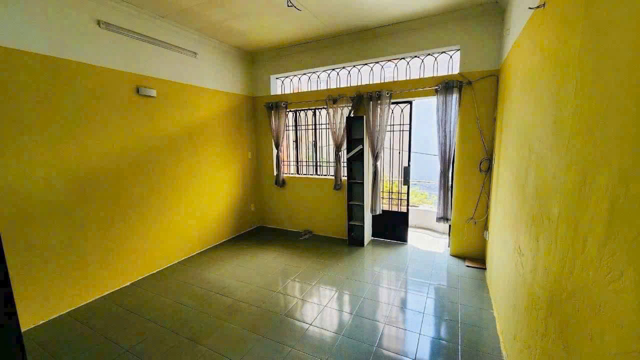 gàn Sân Bay, 4x17,5M, 3 phòng ngủ Nguyễn Văn Công P.3 Gò Vấp Chỉ 4 tỷ7 - Ảnh 2