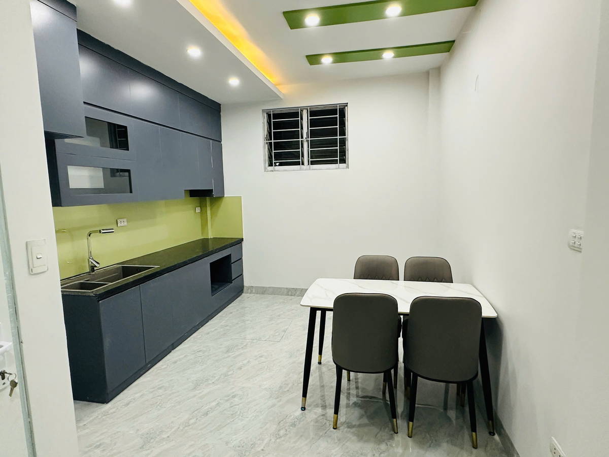 LÔ GÓC HAI THOÁNG , BA GÁC ĐỖ CỬA , GẦN HỒ ĐIỀU HÒA CỰ LỘC THANH XUÂN 35M2 +6TẦNG 7.6 TỶ . - Ảnh 1