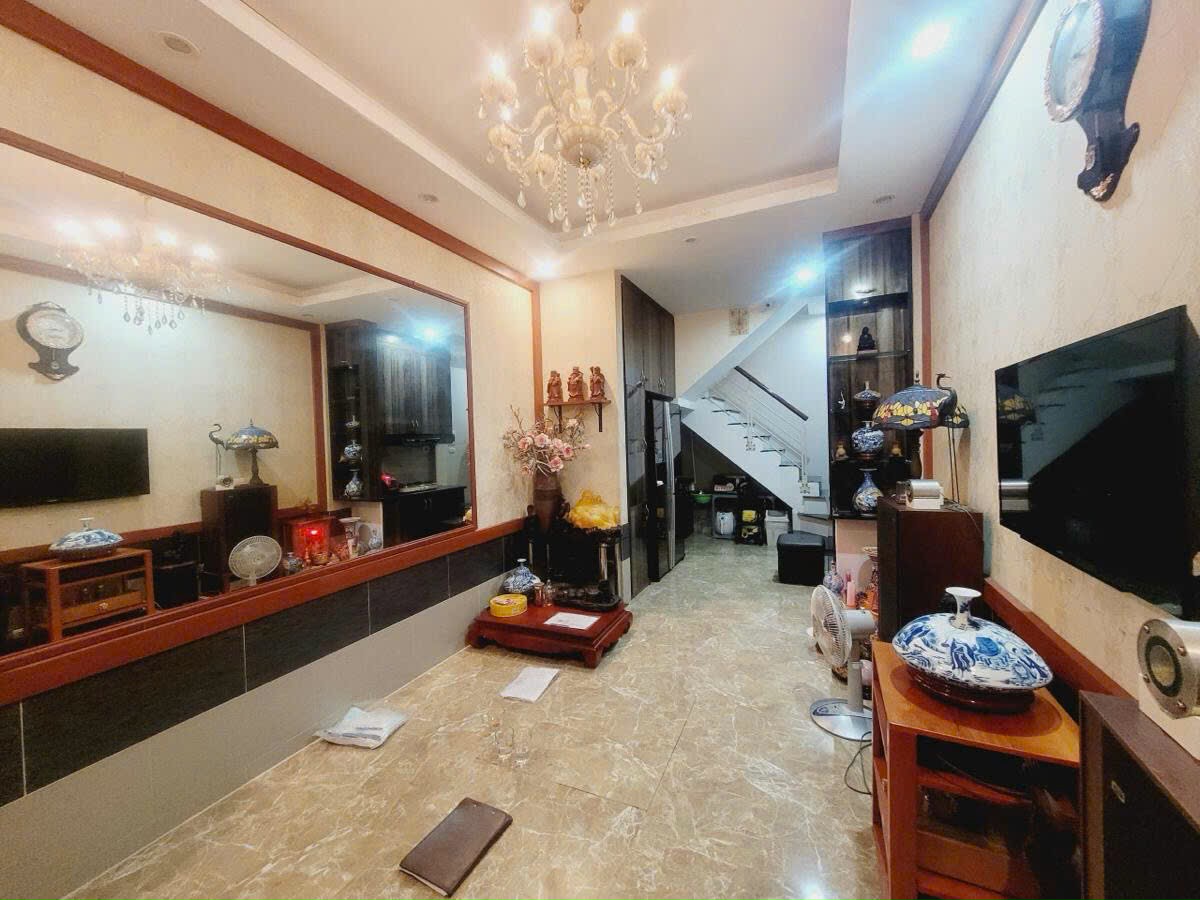 Phân lô Tôn Đức Thắng 30m2 x 5 tầng - 2 thoáng trước và sau nhà - Ba gác đỗ cửa - Gần sát phố. - Ảnh 2