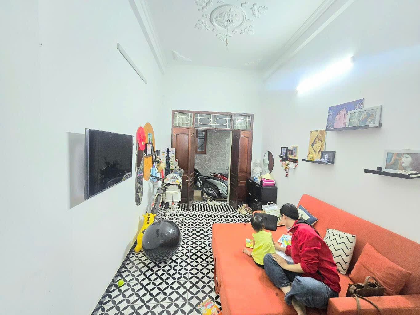 Trung tâm Ba Đình 42m2 x mặt tiền 3.5M - Ngõ to ô tô tránh - Ô tô đỗ cách nhà 15M - An ninh tốt. - Ảnh 2