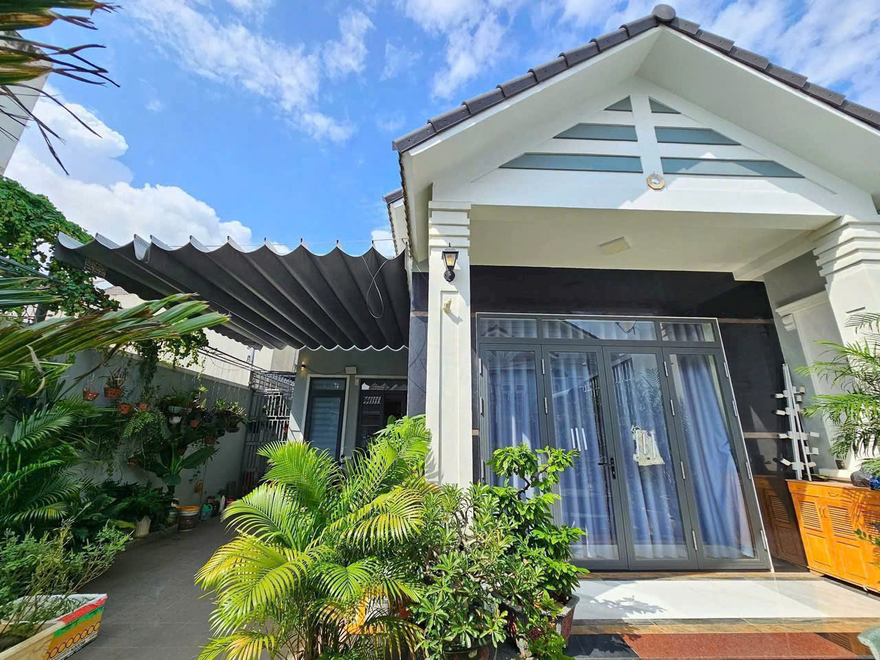 Bán Biệt Thự siêu sang, trung tâm P. Trảng Dài, đường nhựa 8m chỉ 5tỷ490 - Ảnh 1