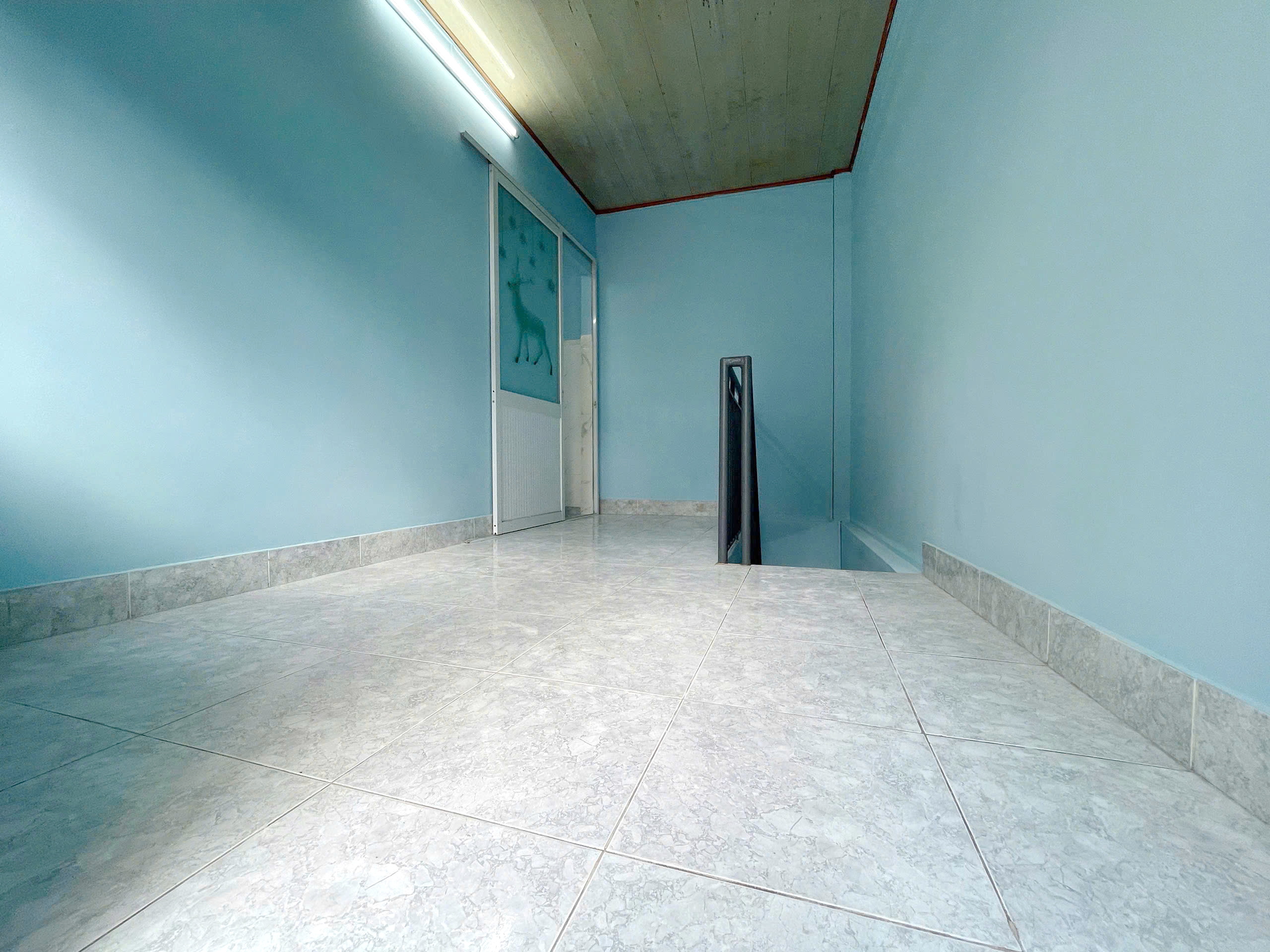 Nhà nhỏ 2 tầng hẻm 1225 Phạm Thế Hiển P5Q8 - Ảnh 1