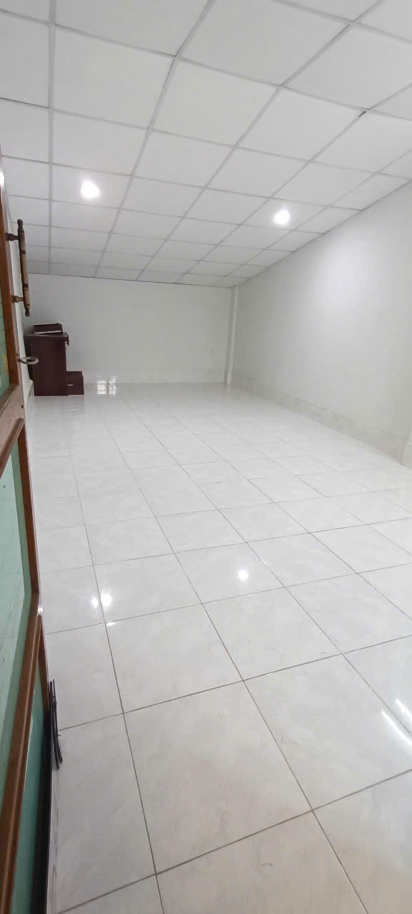 Nhà 5,5 triệu 3 phòng ngủ gần Công viên Lưu Hữu Phước - Ảnh 3