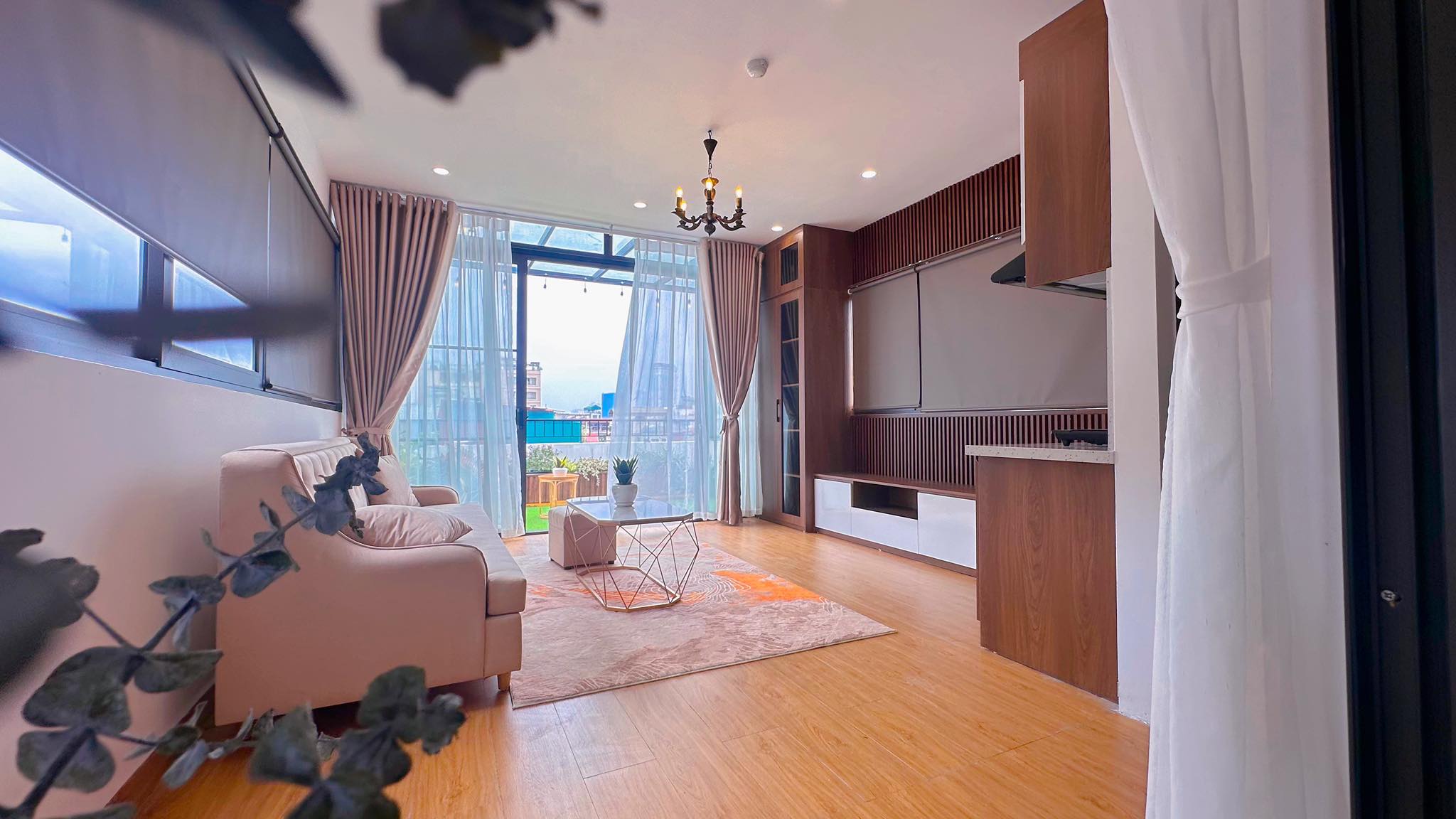 Bán tòa nhà CHDV Vũ Ngọc Phan, Láng, 81m2 x7Tầng, Thang máy, doanh thu 100triệu/th, giá 18,5 tỷ - Ảnh 2