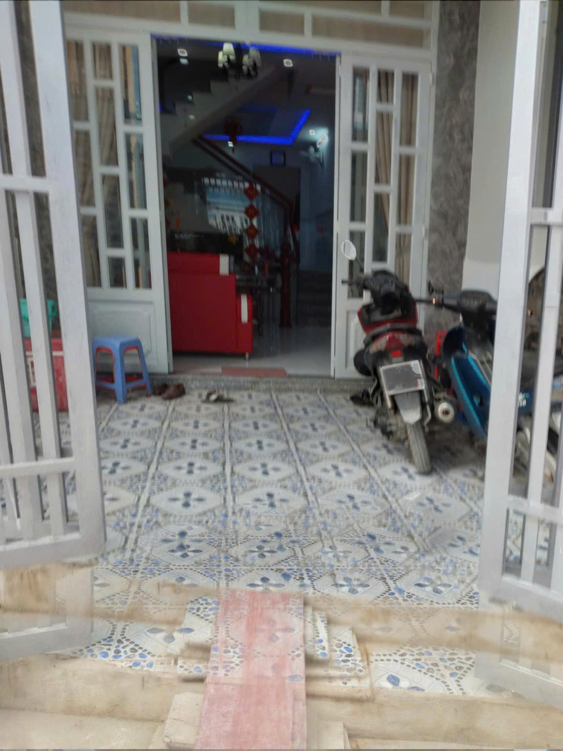 CHÍNH CHỦ CẦN BÁN NHÀ 1 TRỆT 2 LẦU TẠI MỸ HẠNH BẮC - ĐỨC HÒA  - LONG AN. - Ảnh 2