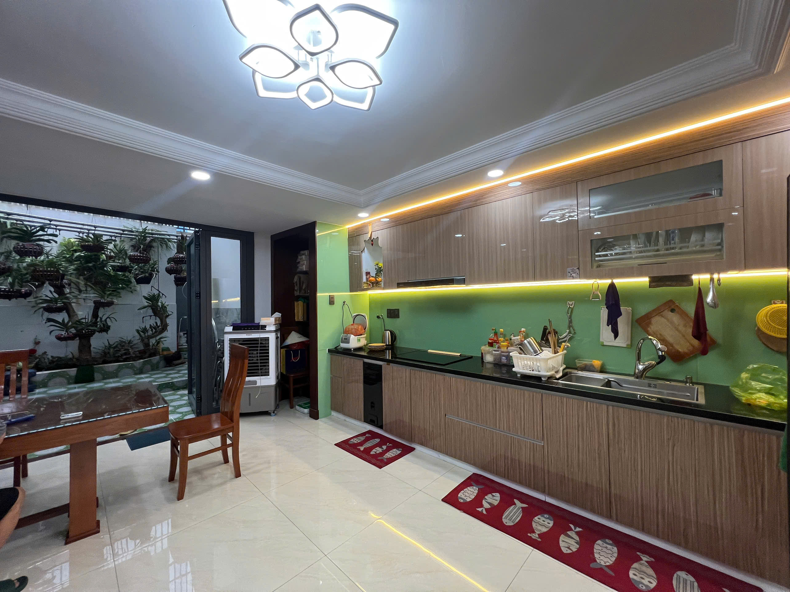 Nhà 4 tầng HXT Phạm Văn Bạch ngang 5m 110m2 tặng NT cao cấp gần nhà hàng ẩm thực 13.3 tỷ. - Ảnh 4